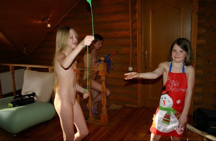 New Year's nudist holidays at home photo [NudistWorld]