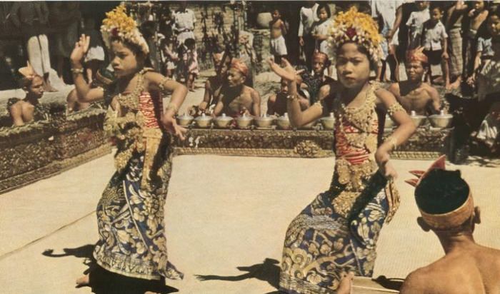 Legong: Dance of the Virgins 1935 [Bali India] Vintage ero film [NudistWorld]